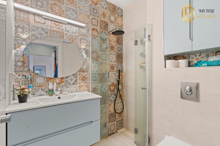 e883937f-7bed-4f46-a936-1e55e51c99a3