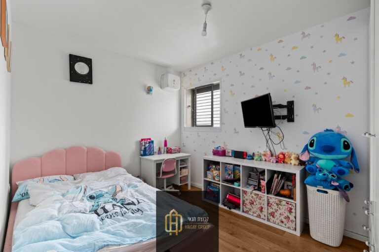 e8c16817-f452-47c2-82a4-8e91bce2ba8c